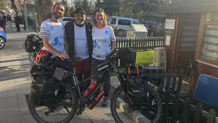 Fransa'dan yola çıkan bisikletli ikili, Konya'ya geldi