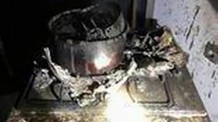 Akşam yemeğinin yangını büyümeden söndürüldü