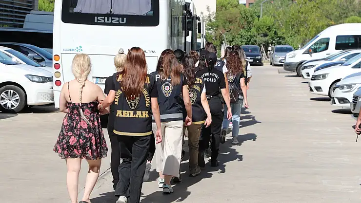 Fuhuş bahanesiyle çağırıp gasp ettiler