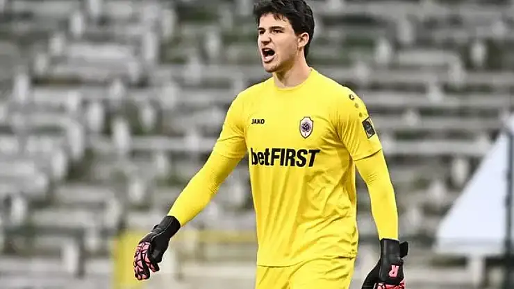 Galatasaray kaleyi teslim edecek ismi belirledi: Kim bu genç dev?