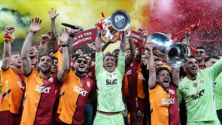 Galatasaray sezonu çifte kupa ile tamamladı