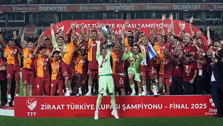 Galatasaray, Trabzonspor'u 3-0'la geçip Ziraat Türkiye Kupası'nı kazandı!