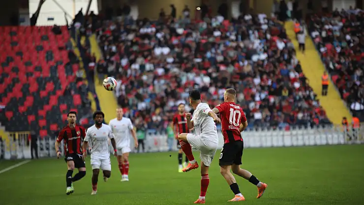 Gaziantep FK, Antalyaspor karşısında 2-0 önde!
