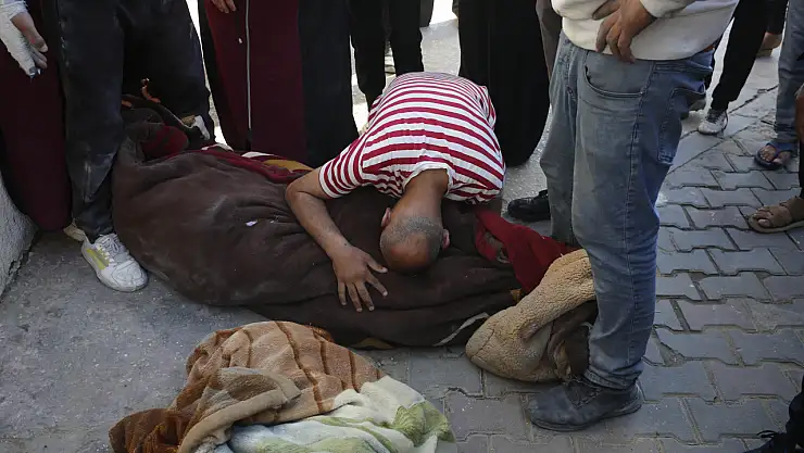 Gazze'de İsrail saldırıları devam ediyor