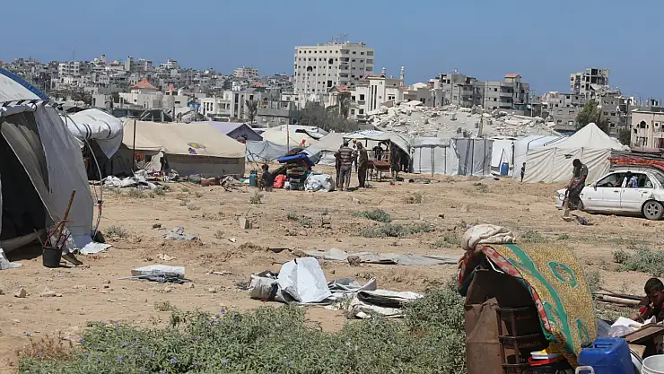 Gazze'de yerinden edilen siviller hayatta kalma mücadelesi veriyor