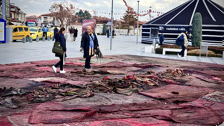 Gazze'deki yıkıma Mevlana Meydanı'ndan sessiz bir mesaj