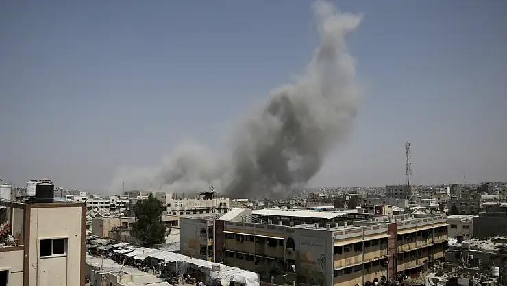 Gazze'den dumanlar yükseliyor!