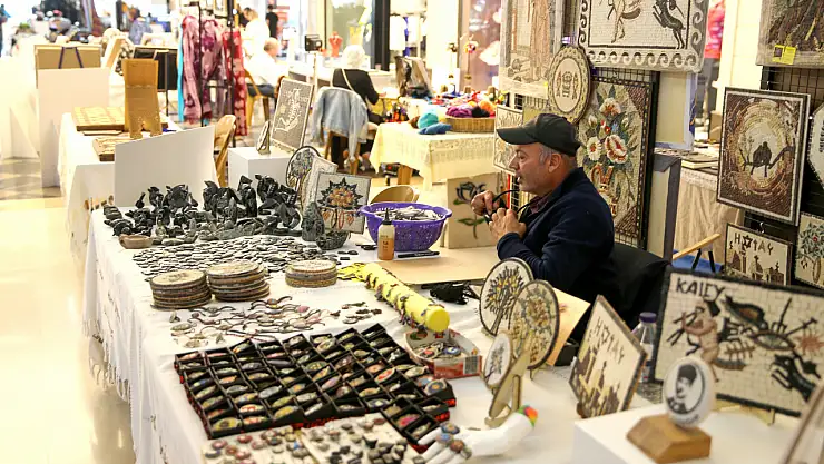Geleneksel Türk el sanatlarını tanıtmak için kentleri geziyorlar!