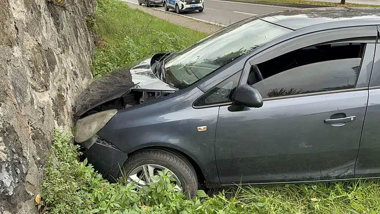 Genç futbolcu idmana giderken kaza yaptı!