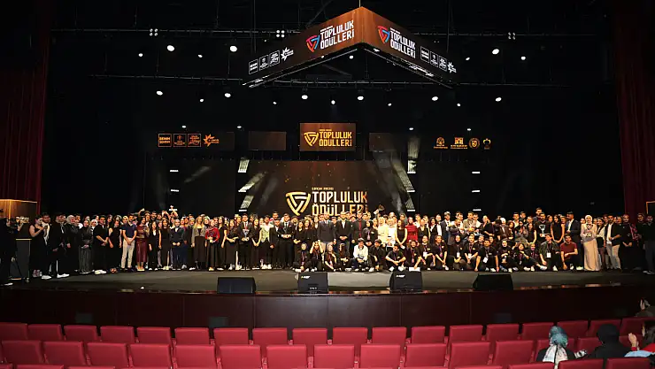 Gençlik Meclisi topluluk ödülleri sahiplerini buldu