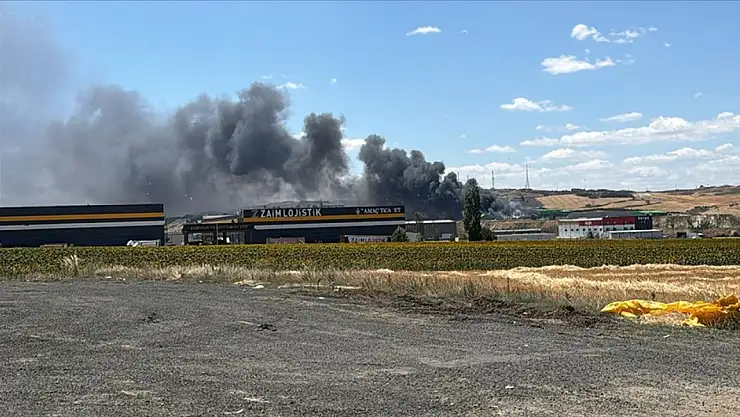 Geri dönüşüm tesisinde yangın!