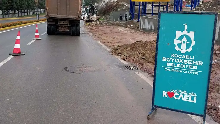 Gölcük Devlet Hastanesi'ne yeni kavşak 