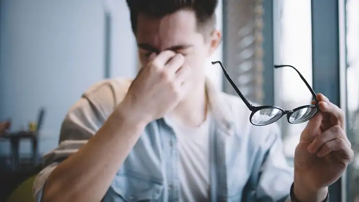 Gözlerinizdeki bu belirtileri sakın hafife almayın! Sağlığınız tehlikede olabilir