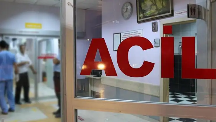 Hafif ticari aracın çarptığı çocuk metrelerce savruldu