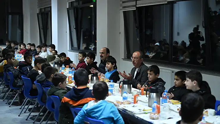 Hafızlık öğrencileriyle sahur yaptılar
