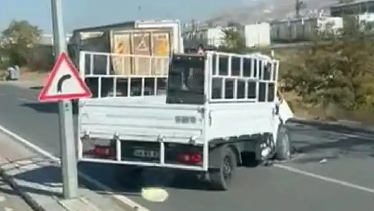 Hafriyat kamyonu ile kamyonet çarpıştı: 1 ölü