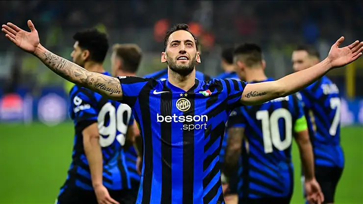 Hakan Çalhanoğlu, Inter'de Kasım Ayının En İyisi Seçildi
