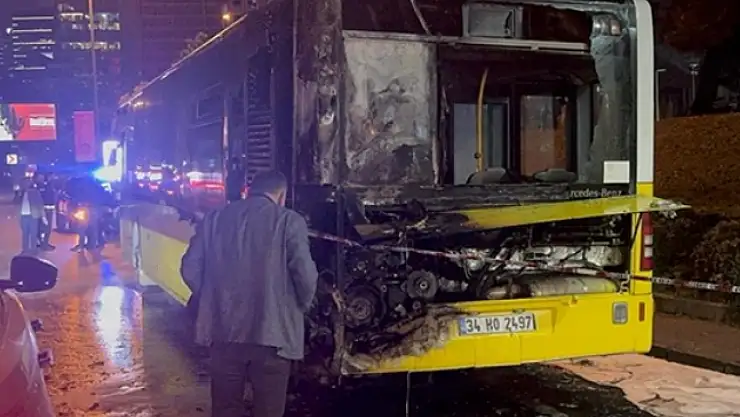 Halk otobüsünde yangın: Kısa sürede alev topuna döndü!