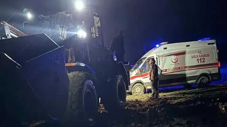 Hasta almaya giden ambulans yolda mahsur kaldı: Devreye özel ekipler girdi!