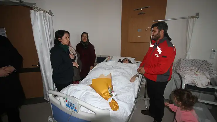 Hataylı aile Konya'da dünyaya gelen bebeklerinin buruk sevincini yaşadı