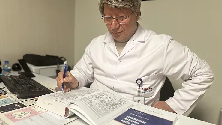 Hem hukukçu hem de doktor! Konya'da beyin cerrahından hayat boyu eğitim tavsiyesi!