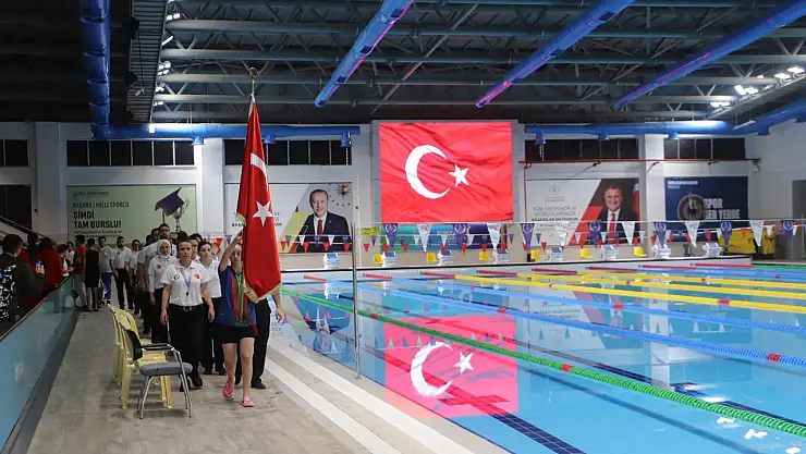 'Herkes İçin Yüzme' Projesi Yarışları Konya'da başladı