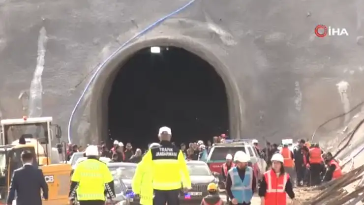 Hızlı tren inşaatında göçük: Ölü ve yaralılar var!