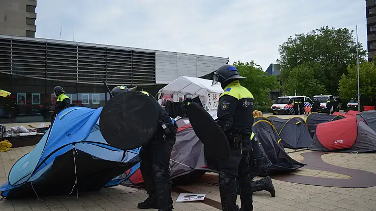 Hollanda'da Filistin 'e destek olmak isteyen öğrencilerin kampına polis müdahale etti