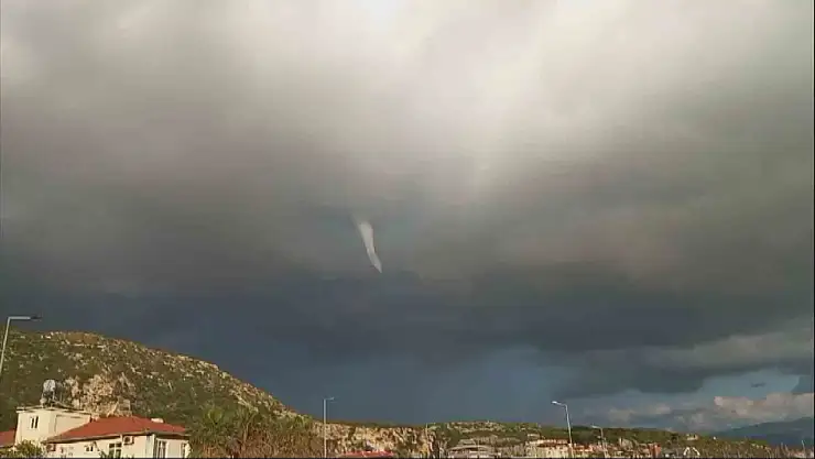 Hortum cep telefonu kamerasına yansıdı