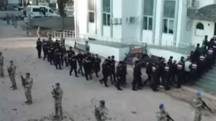 'Hücre' operasyonlarında 50 kişi tutuklandı!