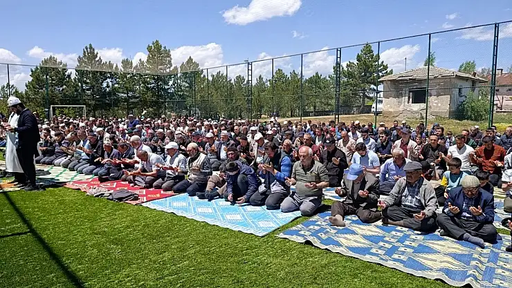 Hüyük ve Derbent'te çiftçiler yağmur duasında buluştu