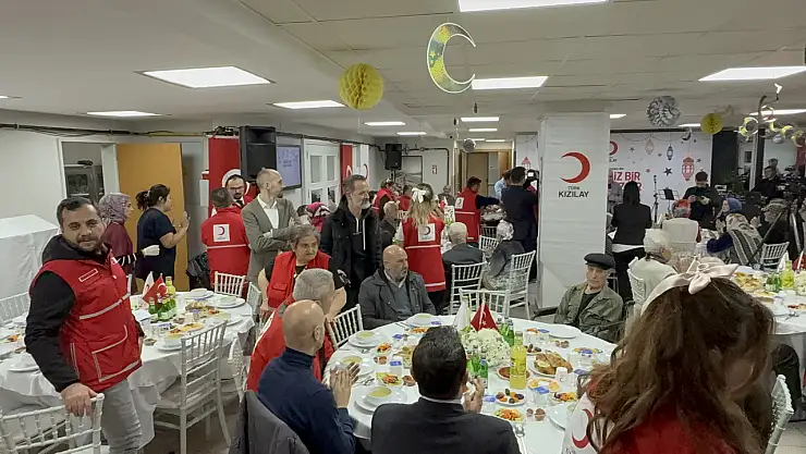 Huzurevinde anlamlı buluşma