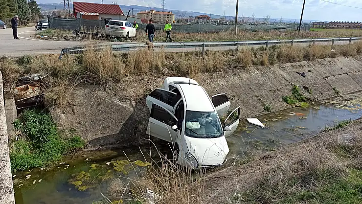 İki otomobil çarpıştı: 8 kişi yaralandı