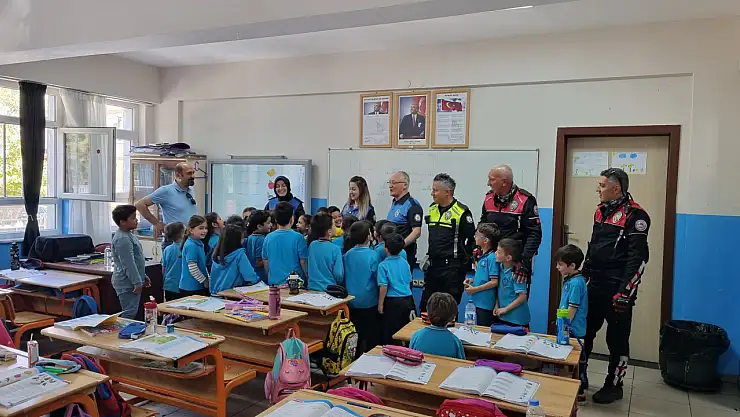 İlkokul öğrencilerine trafik ve güvenlik eğitimi verildi