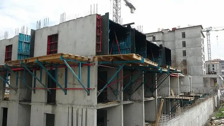 İnşat işçisi ölümle burun buruna geldi!