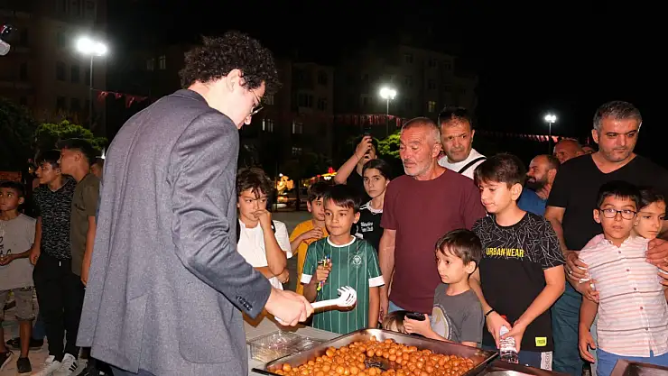 Instagram açıldı diye lokma döktürüp dağıttı