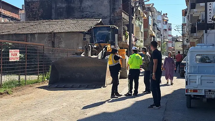 İş makinesi çarptı, ağır yaralandı