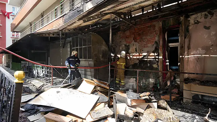 İş merkezinde yangın paniği