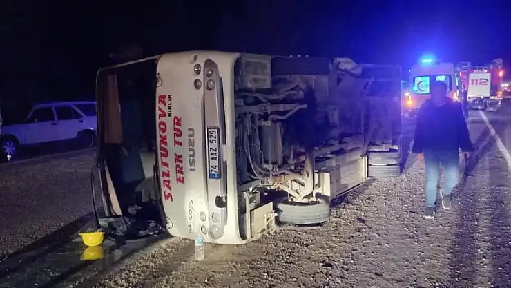İşçi servisi kamyonet ile çarpıştı!.. Çok sayıda yaralı var!