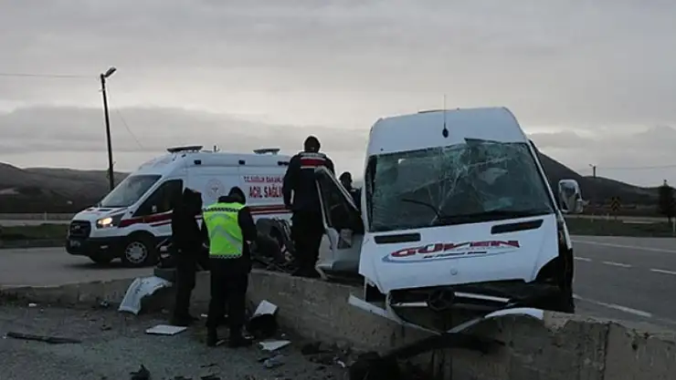 İşçi servisi kaza yaptı: Çok sayıda yaralı var!