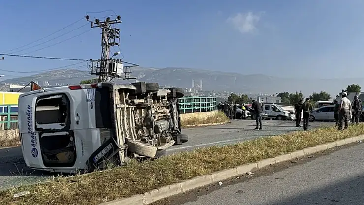 İşçi servisi kaza yaptı: Çok sayıda yaralı var!