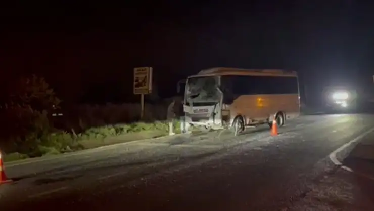 İşçileri taşıyan servis kaza yaptı: Çok sayıda yaralı var!