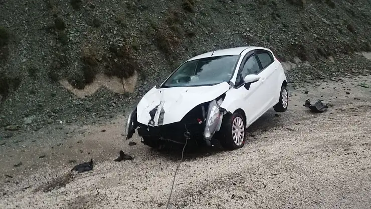 Isparta-Konya yolunda kaza: 2 kişi yaralandı!