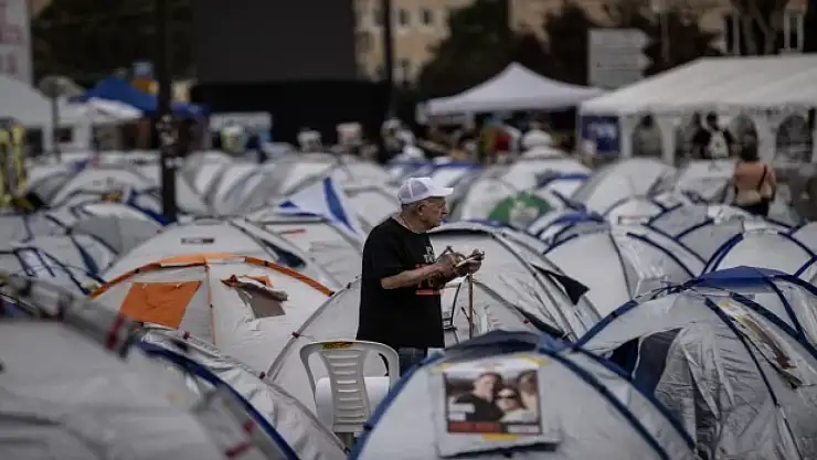 İsrail'de binlerce kişi, Netanyahu hükümetine karşı kitlesel gösterilerde bulundu