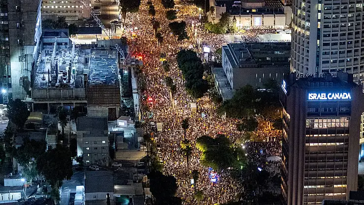 İsrail'de Büyük Öfke: Halk, Zalim Siyonist Hükümete Karşı Ayağa Kalktı