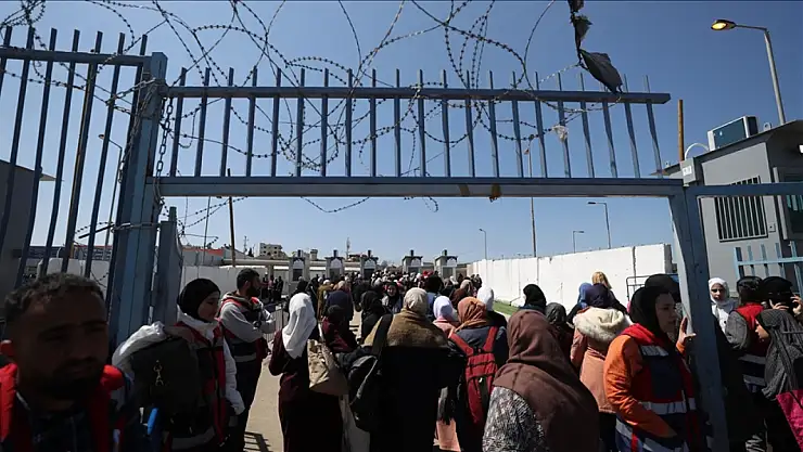 İsrail Filistinlilerin Kudüs'e geçişini kısıtladı