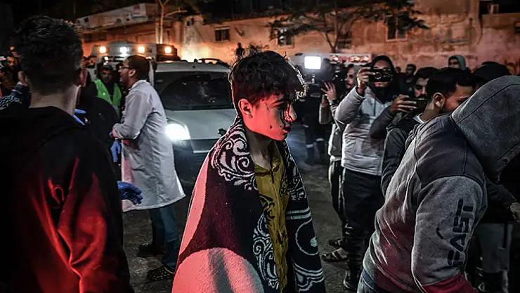 İsrail güvenli dediği Refah bölgesine saldırdı: 100'den fazla kişi öldü