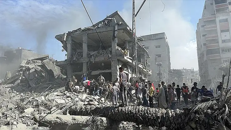 İsrail'in Refah'taki yardım bekleyen sivillere saldırısında 10 kişi yaşamını yitirdi