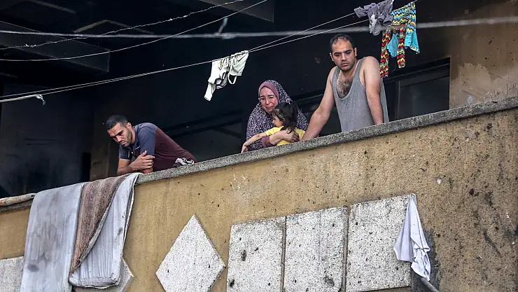 İsrail yine bir okulu hedef aldı