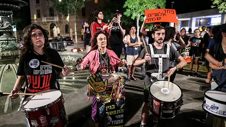 İsrailliler, Batı Kudüs'te Netanyahu Hükümetini Protesto Etti